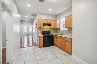 96 S 12th St, Unit 3 in Newark, NJ - Foto de edificio - Building Photo