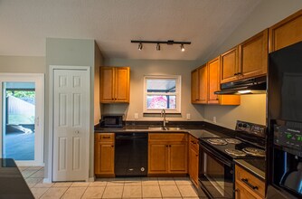2409 Greenway Dr in Melbourne, FL - Building Photo - Building Photo