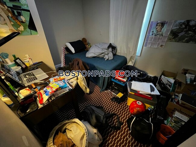 12 Shepherd Ave, Unit 1 in Boston, MA - Foto de edificio - Building Photo