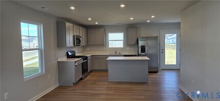 325 Wilson Crk Dr in Glen Allen, VA - Building Photo - Building Photo