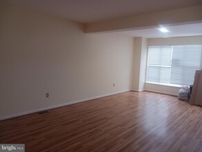 205 Hillside Ct in Stafford, VA - Foto de edificio - Building Photo