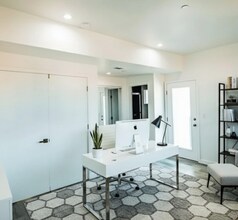 156 Mariposa Ave in Los Angeles, CA - Building Photo - Building Photo