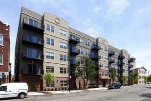 HIGHPOINT Albany Park on Kedzie Apartamentos