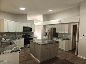 4038 E Thistle Landing Dr in Phoenix, AZ - Building Photo - Building Photo