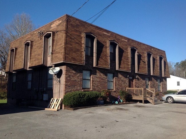 414 Maryville Hwy in Seymour, TN - Foto de edificio - Building Photo