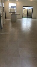 10443 NW 82nd St in Doral, FL - Building Photo - Building Photo