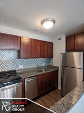 546 W Wellington Ave, Unit 445-03H in Chicago, IL - Building Photo - Building Photo