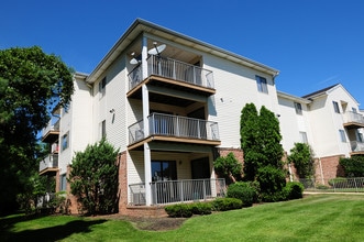 Edison Woods Senior in Edison, NJ - Foto de edificio - Building Photo
