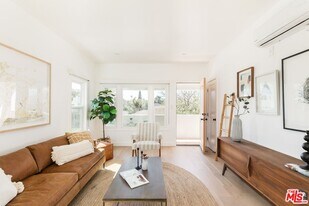 5847 1/2 Ernest Ave in Los Angeles, CA - Building Photo