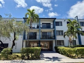 30 E 39th St in Hialeah, FL - Building Photo