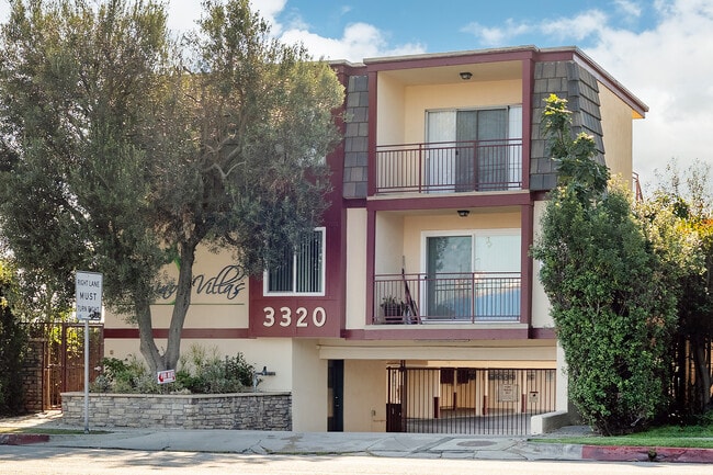 3320 Redondo Beach Blvd.