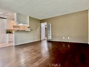 12437 Harris Ave, Unit A in Lynwood, CA - Foto de edificio - Building Photo
