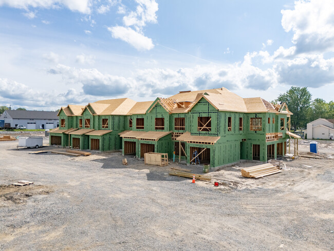 The Springs at West Seneca in Buffalo, NY - Building Photo - Building Photo
