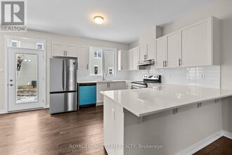 217 Ryan Reynolds Wy in Ottawa, ON - Building Photo - Building Photo