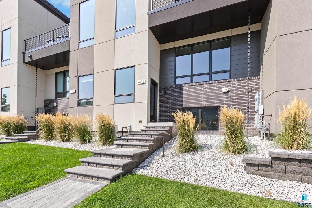 2803 S Terry Ave in Sioux Falls, SD - Building Photo