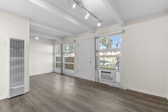 10110  Camarillo Pl. in North Hollywood, CA - Building Photo - Building Photo