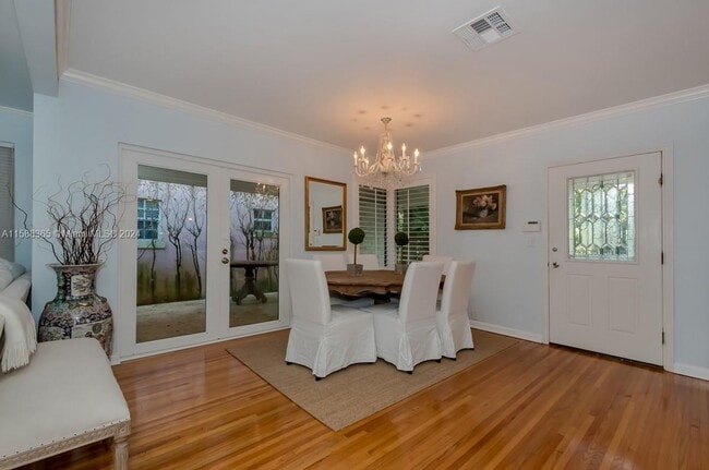 605 Altara Ave in Coral Gables, FL - Foto de edificio - Building Photo