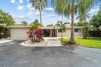 1305 Dewey St in Hollywood, FL - Building Photo - Building Photo