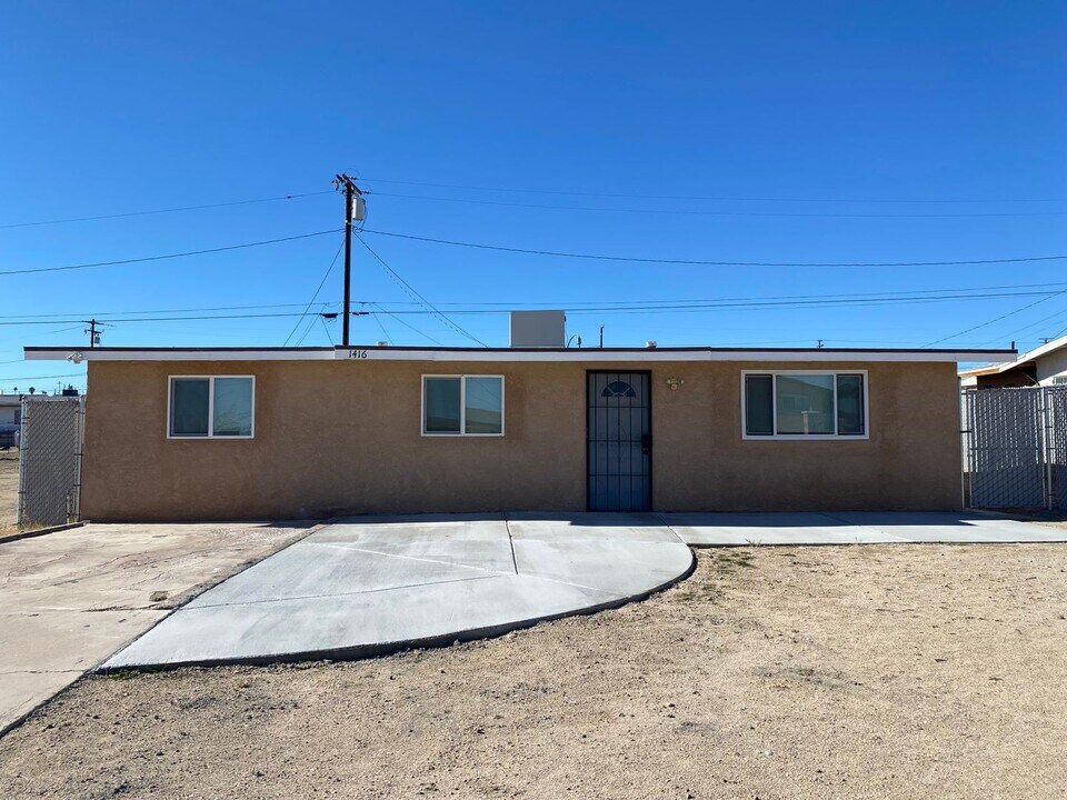 1416 Sage Dr in Barstow, CA - Building Photo