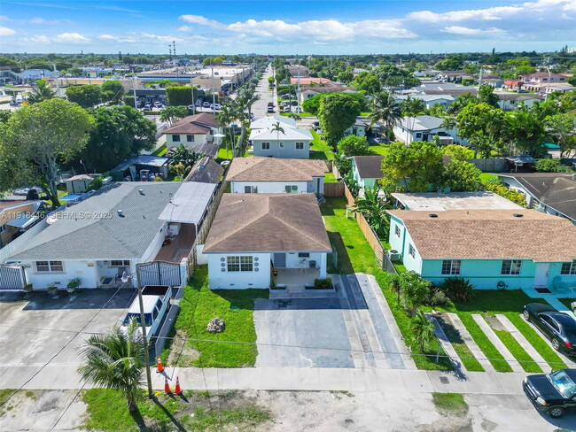 3841 SW 91 Ave in Miami, FL - Building Photo - Building Photo