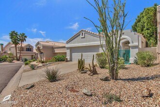 1138 E Amberwood Dr in Phoenix, AZ - Building Photo - Building Photo