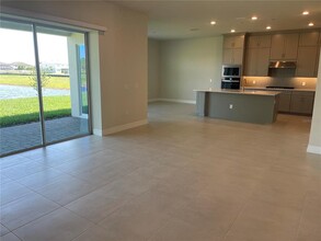 8375 Fenton St in Orlando, FL - Building Photo - Building Photo