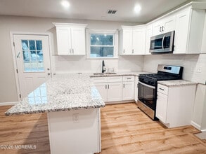 827 Rogers St in Lanoka Harbor, NJ - Building Photo - Building Photo