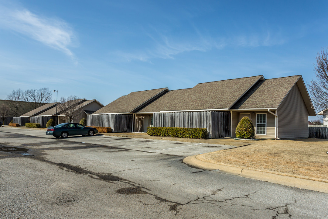 Highland Park Apartments in Jonesboro, AR - Building Photo