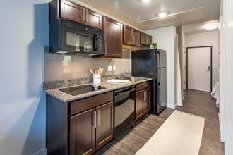 Metro Place Apartments in Lansing, MI - Foto de edificio - Interior Photo