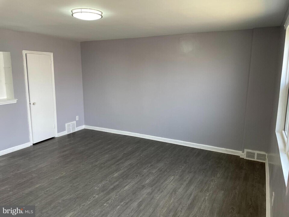 3146 Levick St Photo