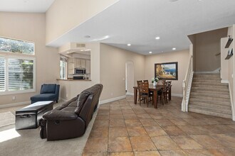 16140 Av. Venusto in San Diego, CA - Building Photo - Building Photo