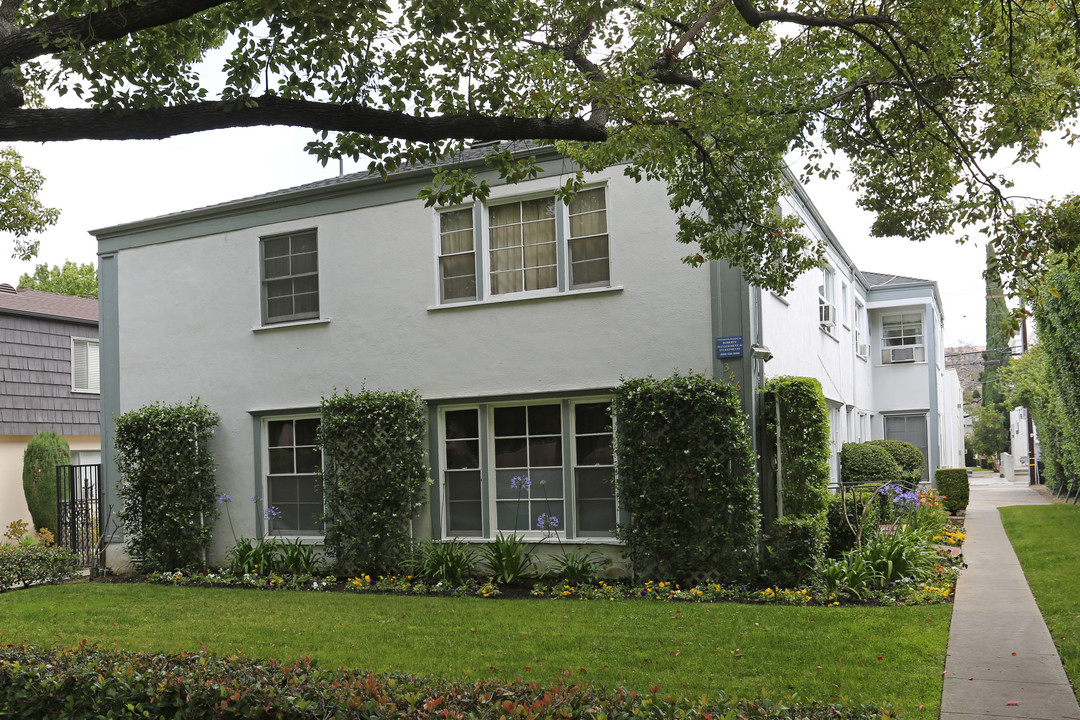 Maple Dr Apartments in Beverly Hills, CA - Building Photo