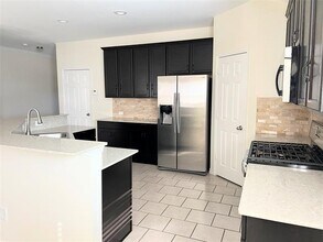 1616 Bluebird Dr in Little Elm, TX - Foto de edificio - Building Photo