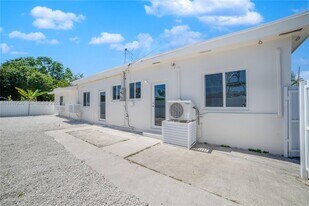 10272 SW 178th St in Miami, FL - Building Photo