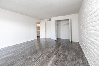 Taylor Heights LLC in Tucson, AZ - Foto de edificio - Interior Photo