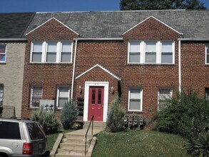 312 18th Pl NE in Washington, DC - Foto de edificio - Building Photo
