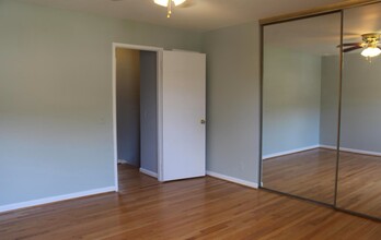 2678 Glengyle Dr, Unit #30 in Vienna, VA - Building Photo - Building Photo