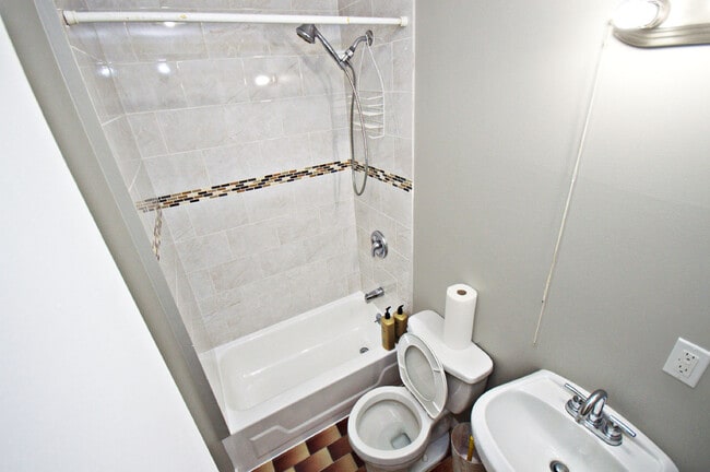 332 49th Street in Union City, NJ - Building Photo - Building Photo