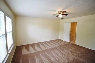 2415 Mallory Ln in Lancaster, TX - Building Photo - Building Photo