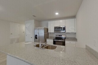 4803 Malay Cir in Pace, FL - Foto de edificio - Building Photo