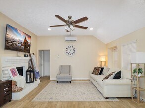 5622 Lycomb Dr in Houston, TX - Building Photo - Building Photo