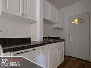 3832 N Fremont St, Unit 3823-2e in Chicago, IL - Foto de edificio - Building Photo