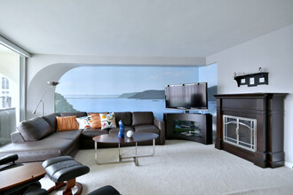 300 N State St, Unit 5623 in Chicago, IL - Building Photo - Building Photo
