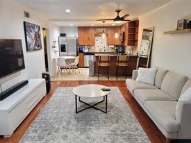 5326 Fleetwood Oaks Ave in Dallas, TX - Building Photo