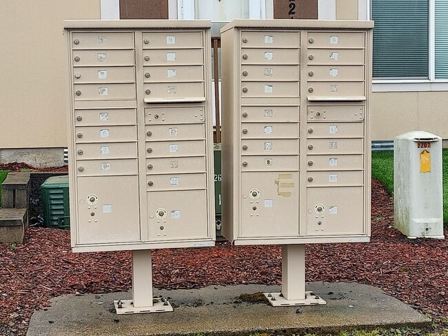 10808 22nd Ave Ct E in Tacoma, WA - Building Photo - Building Photo