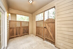 66 Scarlet Woods Ct in Spring, TX - Building Photo