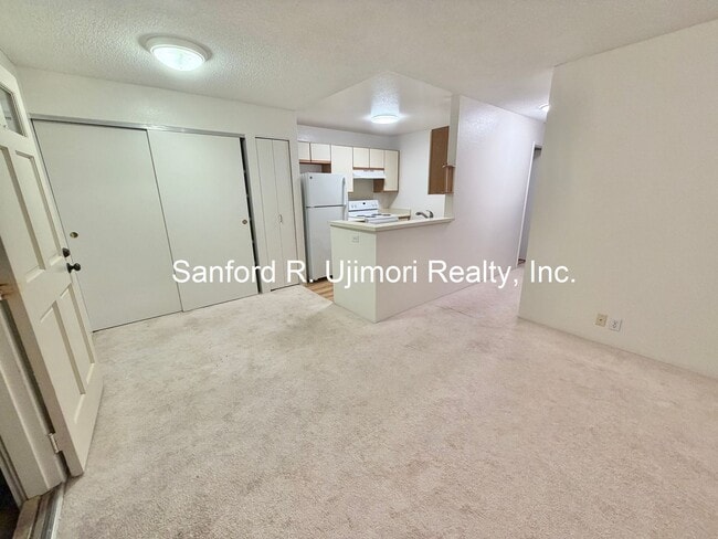 property at 94-105-105 Luluka Pl