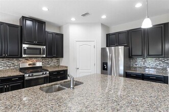 885 Dusty Pine Dr in Apopka, FL - Foto de edificio - Building Photo
