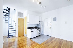 Little Italy Luxury Apartments For Rent New York City Ny 161 Mulberry St Apartments