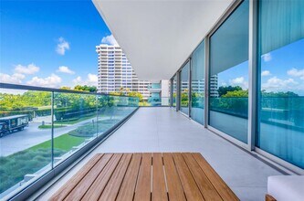 10201 Collins Ave, Unit # 305 in Bal Harbour, FL - Building Photo - Building Photo